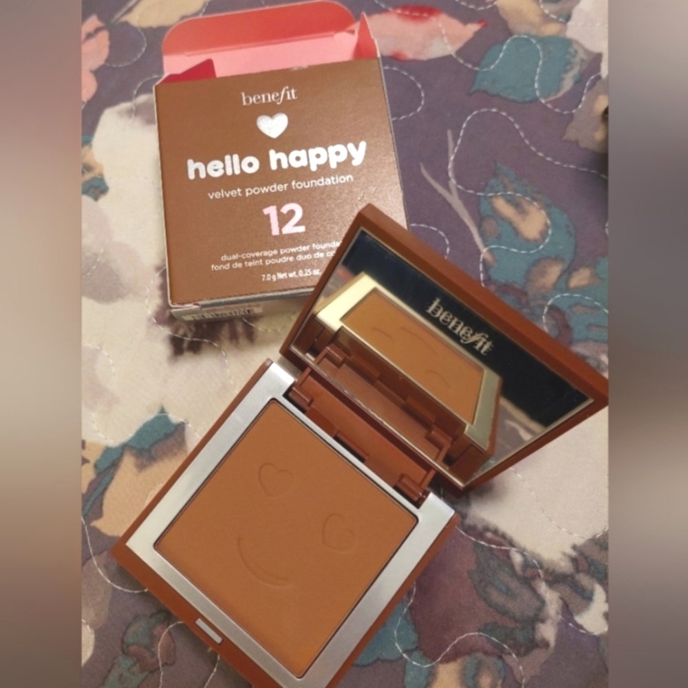 Shade 12 Benefit Velvet Powder Foundation